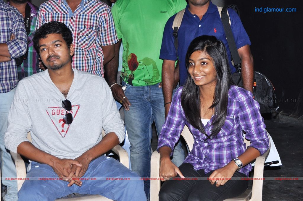 Vijay Visits Sattam Oru Iruttarai Shooting Spot Event hd photo