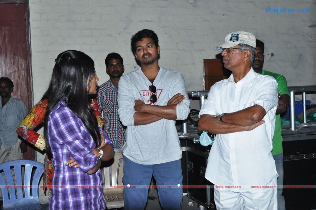 Vijay Visits Sattam Oru Iruttarai Shooting Spot Event hd photo