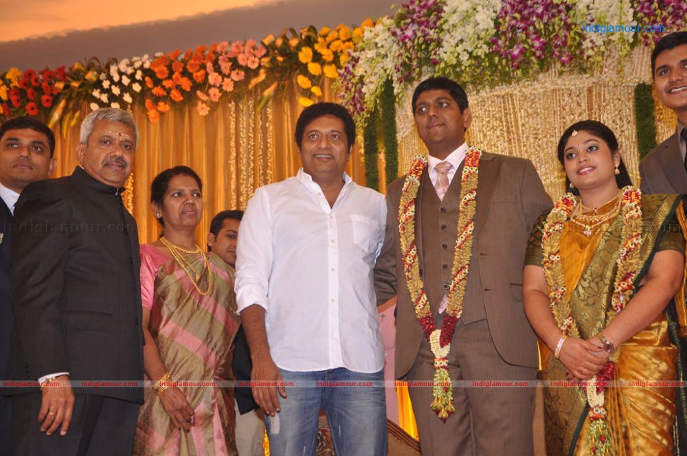 Four Frames Kalyanam son Satheesh Anjali Wedding Reception Stills Event hd photo