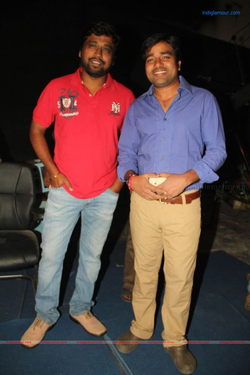 Kadhalil Sodhapuvadu Yeppadi Audio Launch Stills Event hd photo