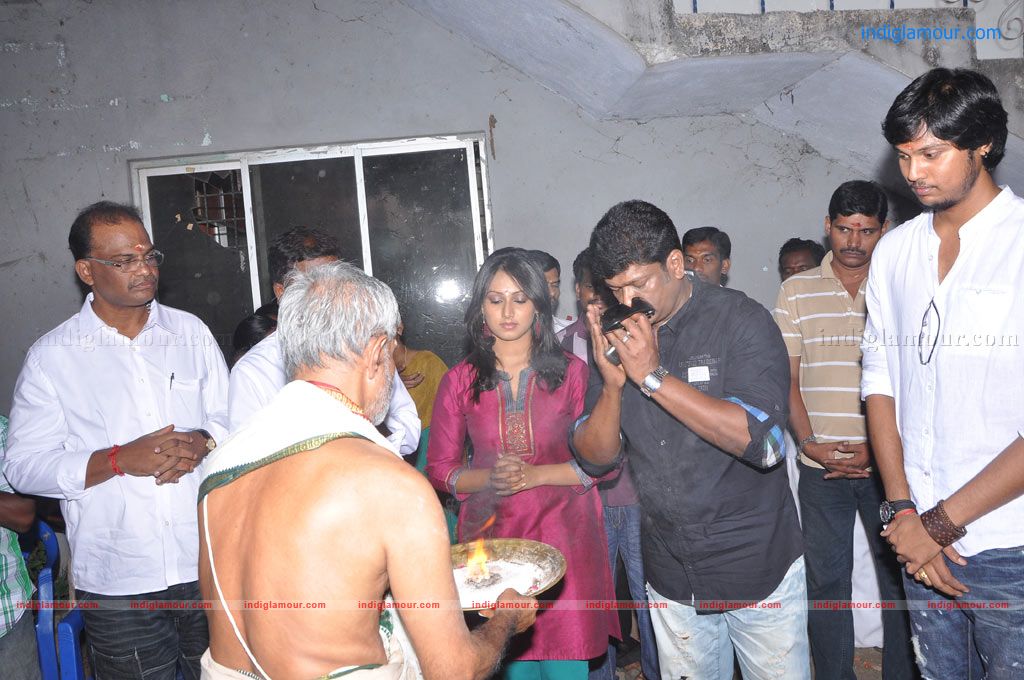Manathil Oru Maatram Movie Launch Event hd photo