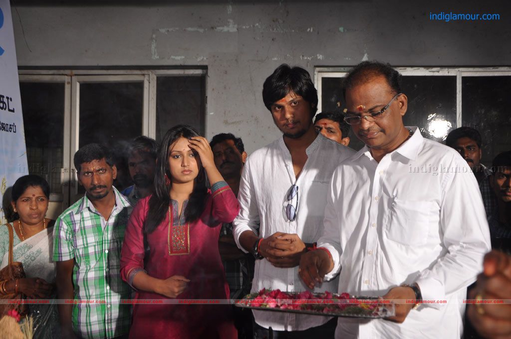 Manathil Oru Maatram Movie Launch Event hd photo