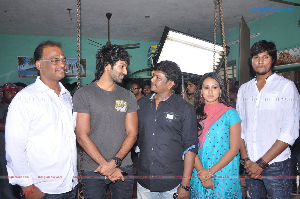 Manathil Oru Maatram Movie Launch Event hd photo
