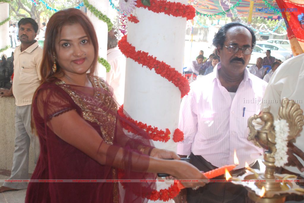 Athisaya Kadhal Movie Launch Event hd photo