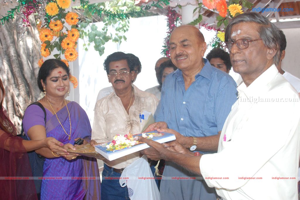 Athisaya Kadhal Movie Launch Event hd photo