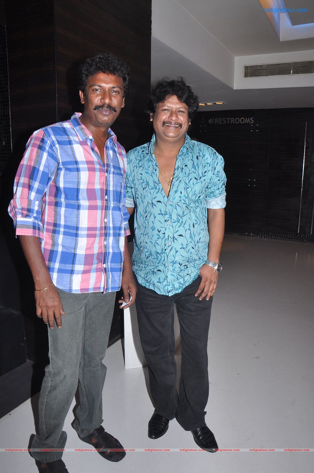 Naan Ee Movie Premiere Show Event hd photo