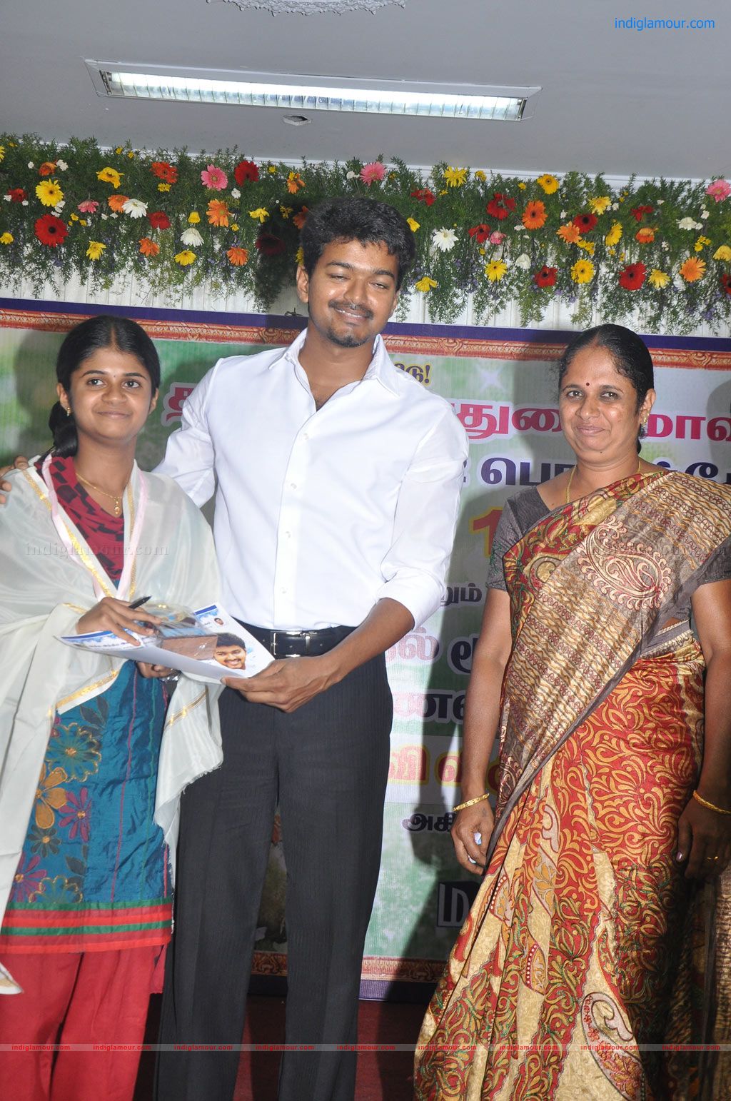 Vijay Education Awards 2012 Event hd photo
