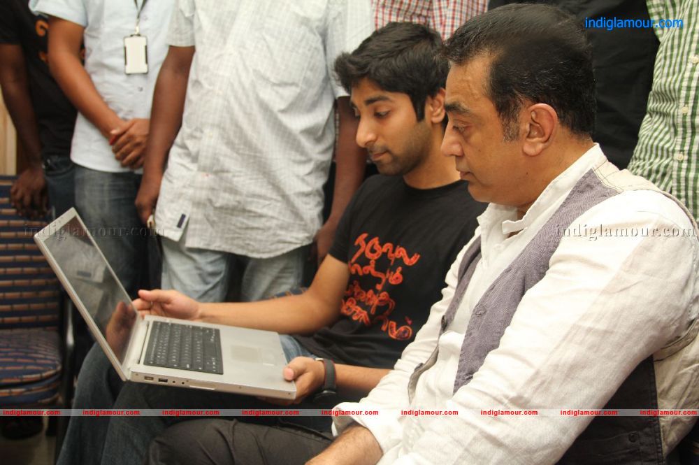 Naduvula Konjam Pakkatha Kaanom Audio Launch Event hd photo