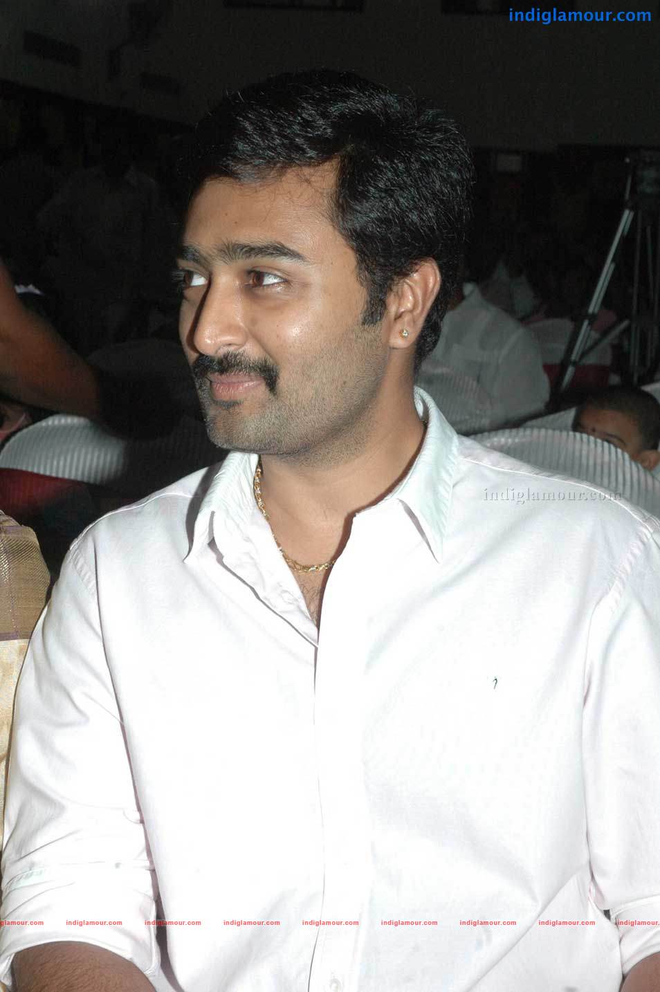 Sneha And Prasanna At Beacon Tour Stills Event hd photo