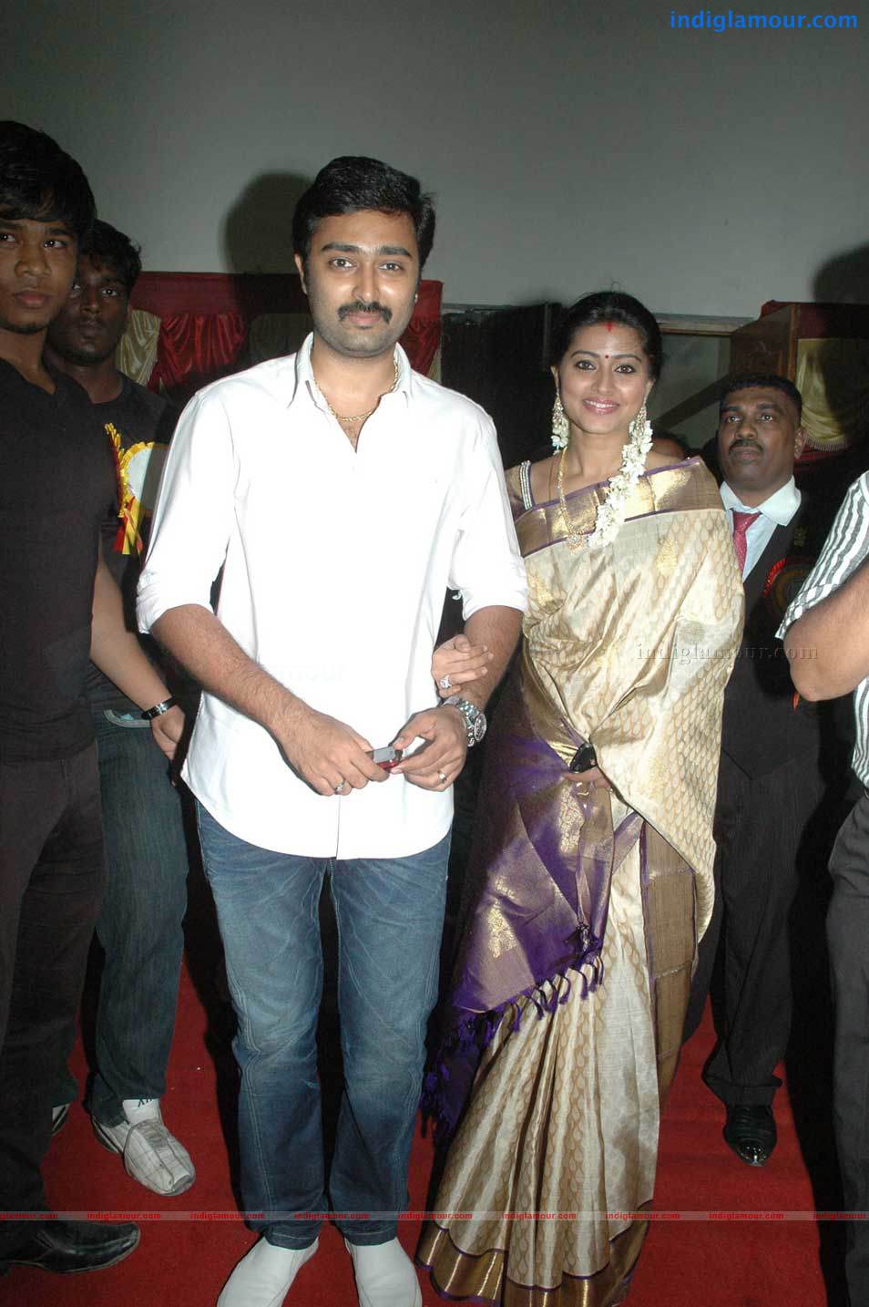 Sneha And Prasanna At Beacon Tour Stills Event hd photo