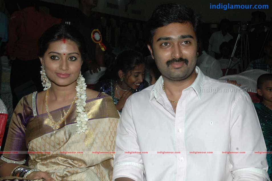 Sneha And Prasanna At Beacon Tour Stills Event hd photo