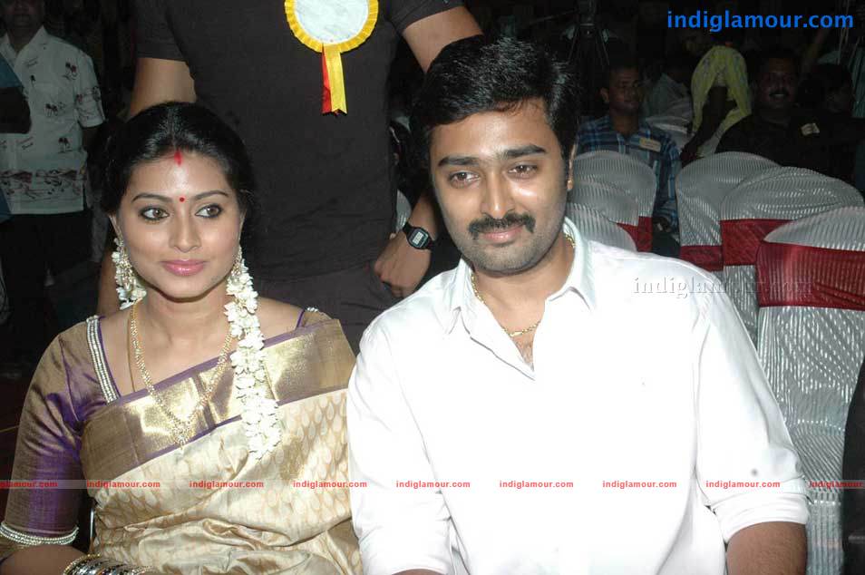 Sneha And Prasanna At Beacon Tour Stills Event hd photo