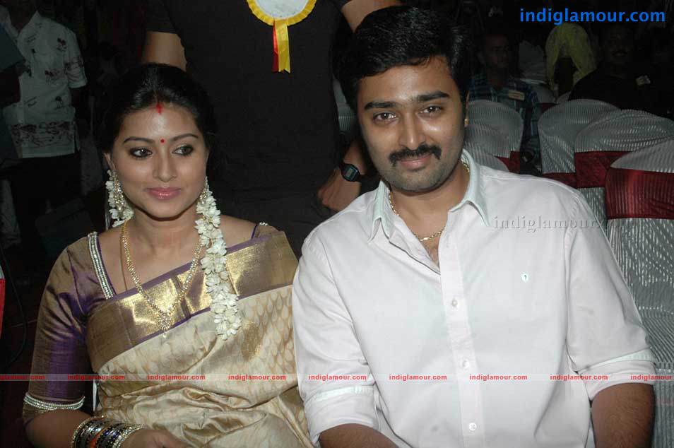 Sneha And Prasanna At Beacon Tour Stills Event hd photo