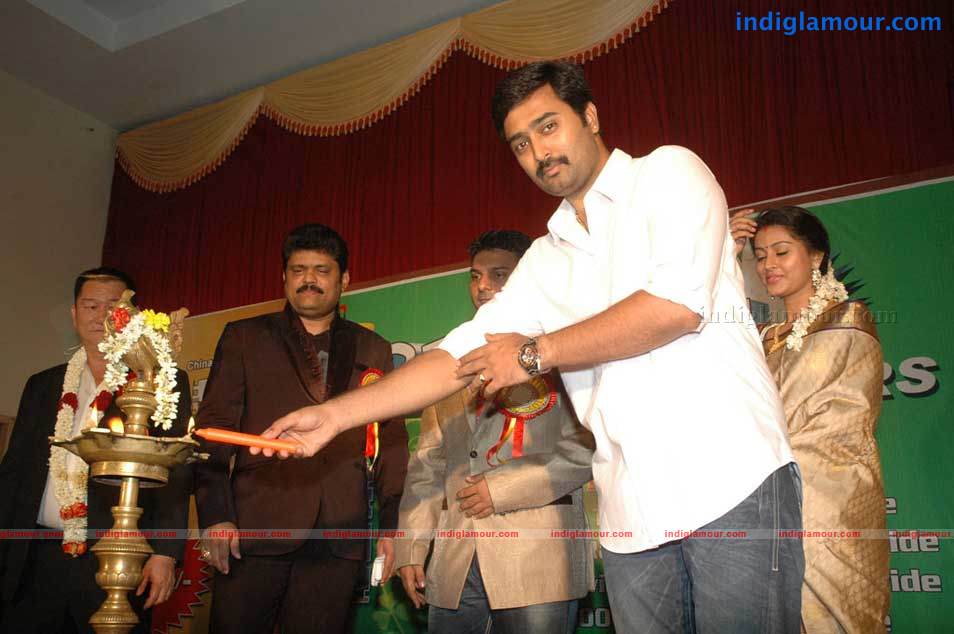 Sneha And Prasanna At Beacon Tour Stills Event hd photo