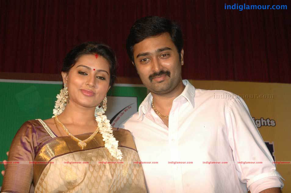 Sneha And Prasanna At Beacon Tour Stills Event hd photo