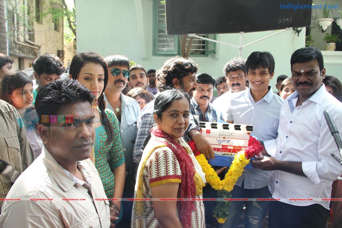 Endrendrum Punnagai Movie Launch Pooja Stills Event hd photo