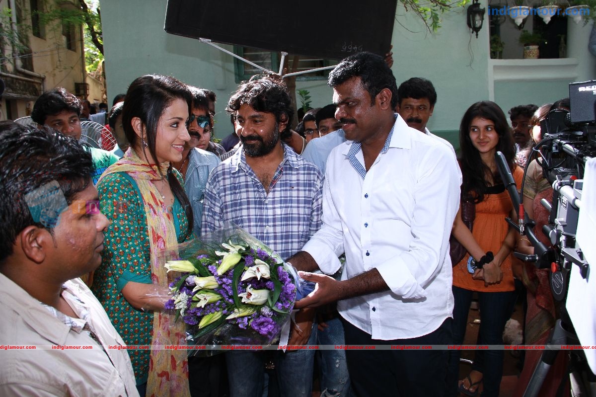 Endrendrum Punnagai Movie Launch Pooja Stills Event hd photo