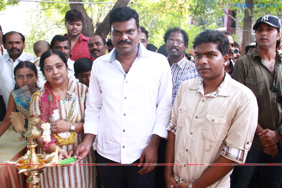 Endrendrum Punnagai Movie Launch Pooja Stills Event hd photo