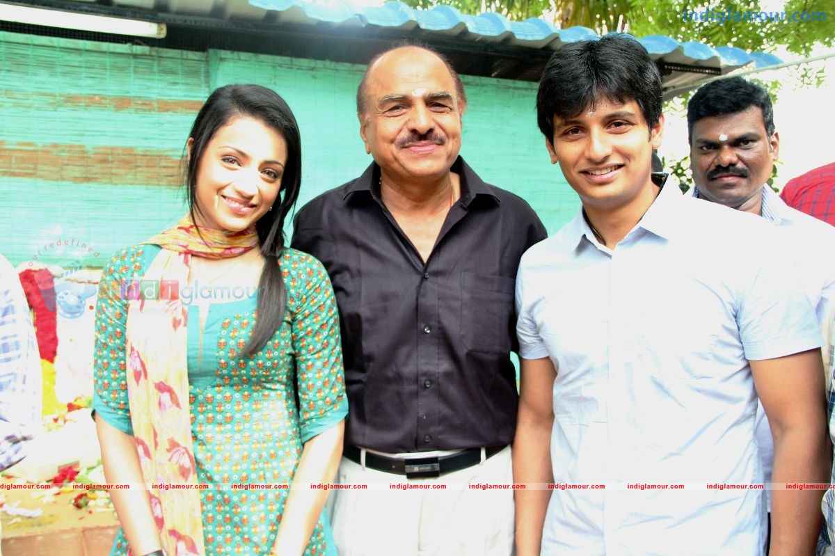 Endrendrum Punnagai Movie Launch Pooja Stills Event hd photo