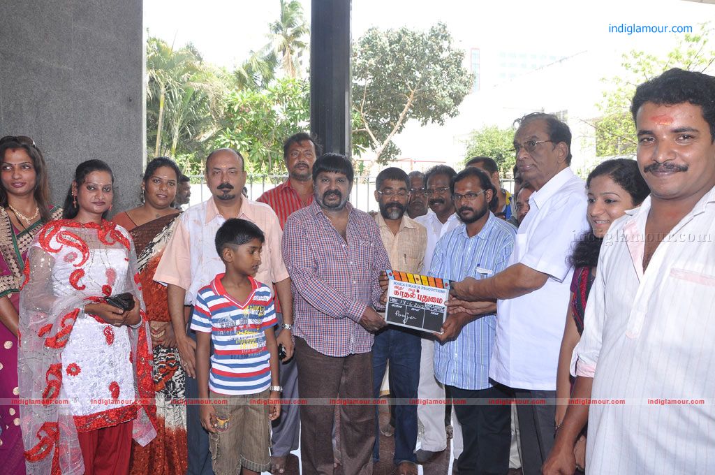 Idhu Oru Kadhal Puthumai Movie Launch Event hd photo