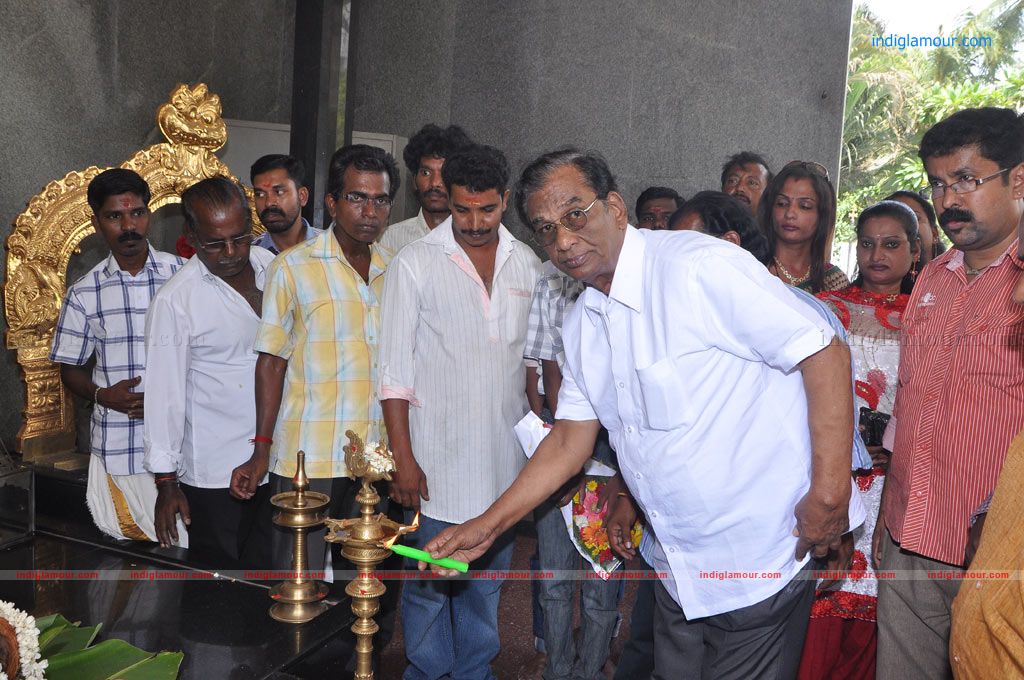 Idhu Oru Kadhal Puthumai Movie Launch Event hd photo