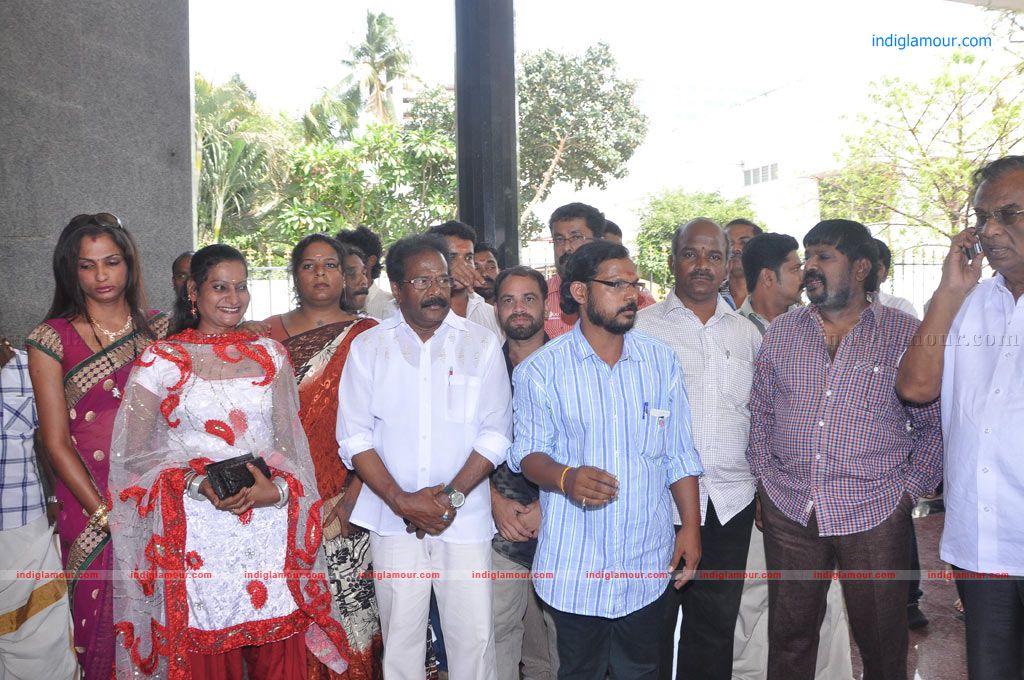 Idhu Oru Kadhal Puthumai Movie Launch Event hd photo