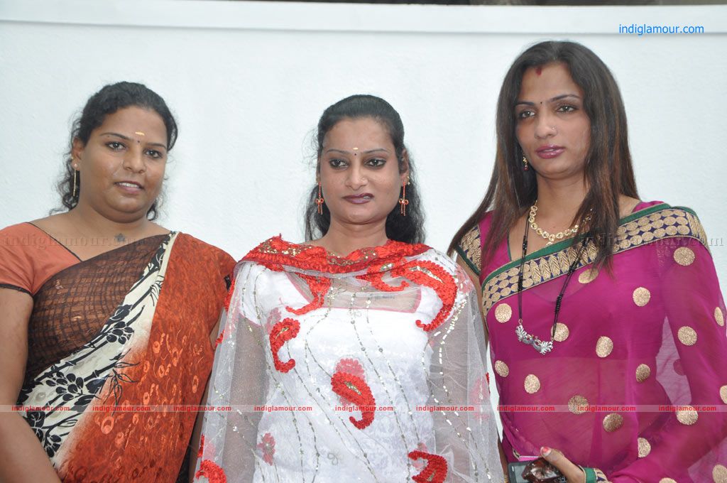 Idhu Oru Kadhal Puthumai Movie Launch Event hd photo