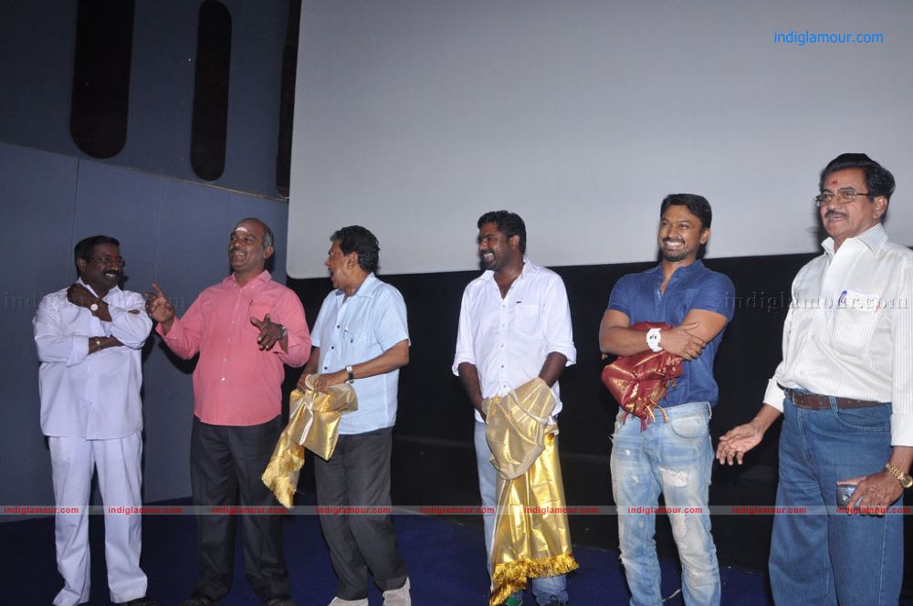 Kazhugu Movie Press meet Event hd photo