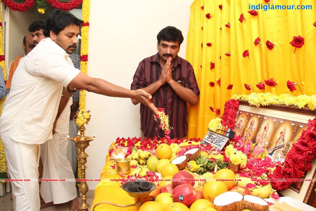 Director Karu Pazhaniappan's Jannal Ooram New Film Launch Event hd photo