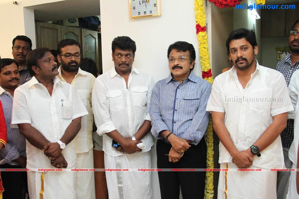 Director Karu Pazhaniappan's Jannal Ooram New Film Launch Event hd photo
