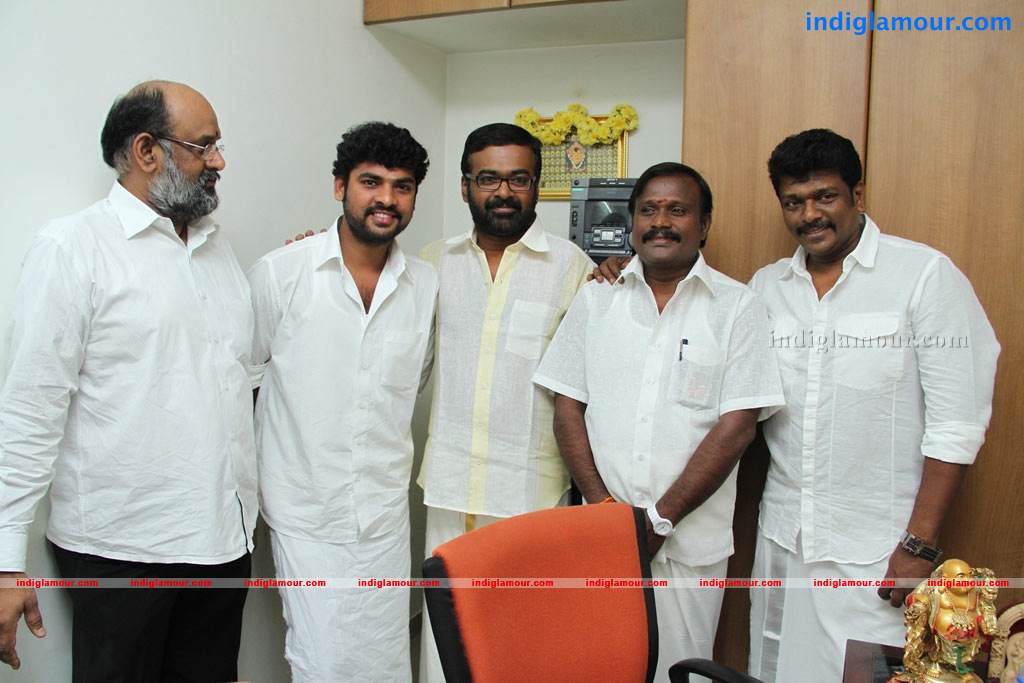 Director Karu Pazhaniappan's Jannal Ooram New Film Launch Event hd photo