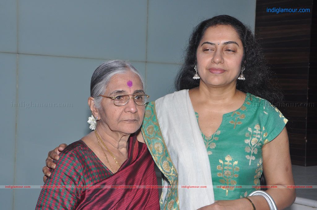 Ammavin Kaipesi Audio Launch Event hd photo