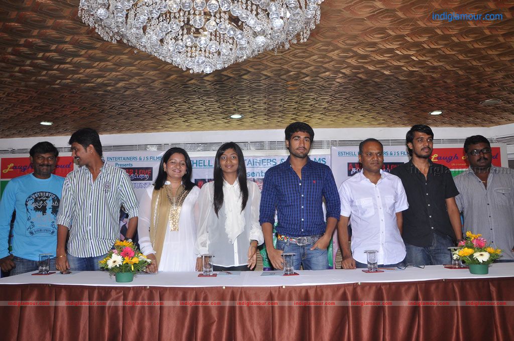 Sattam Oru Iruttarai Movie Press Meet Event hd photo