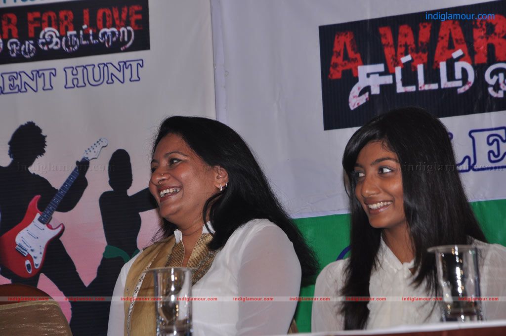 Sattam Oru Iruttarai Movie Press Meet Event hd photo
