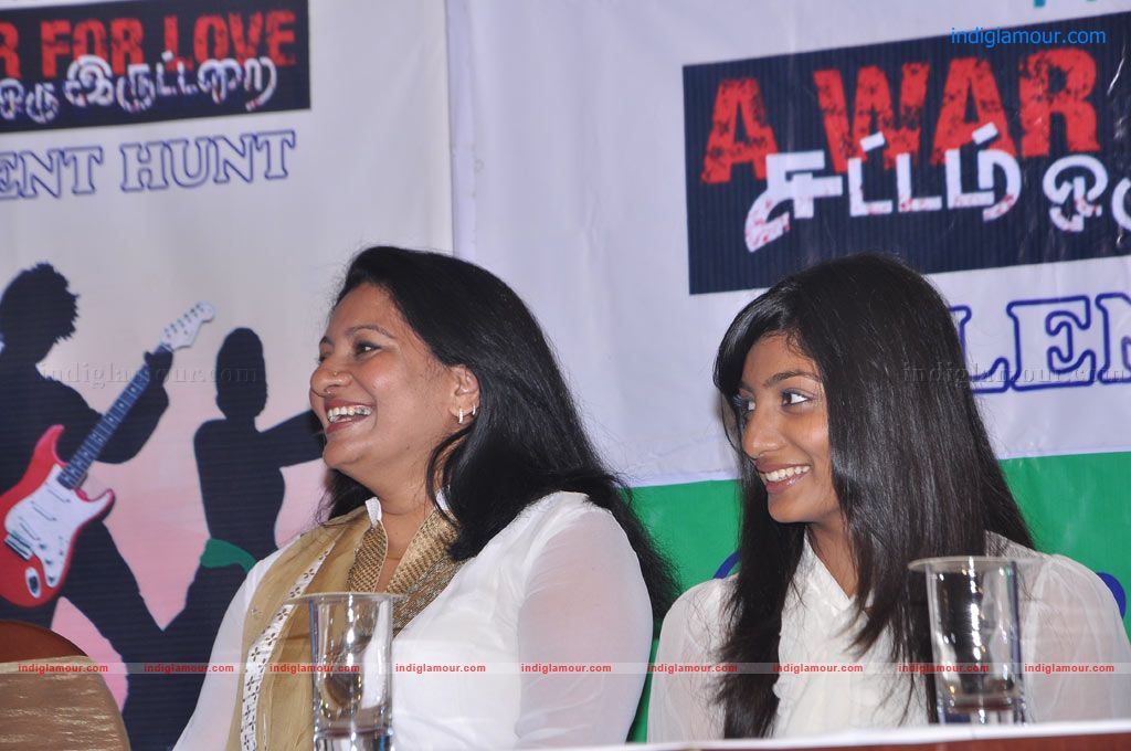 Sattam Oru Iruttarai Movie Press Meet Event hd photo