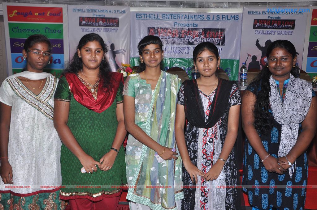 Sattam Oru Iruttarai Movie Press Meet Event hd photo