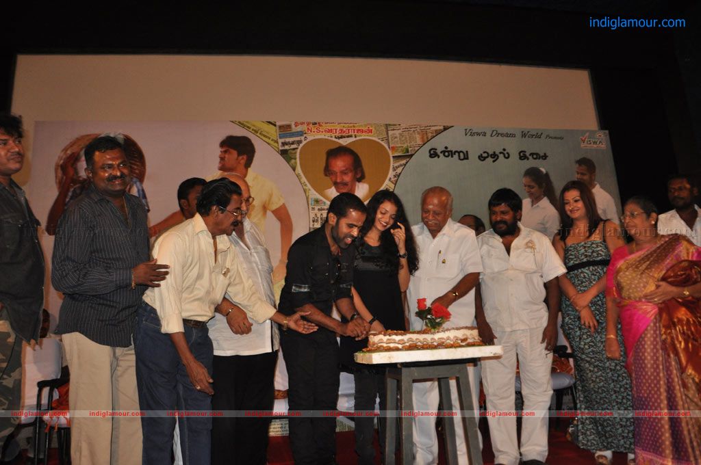 Vellai Movie Audio Launch Stills Event hd photo