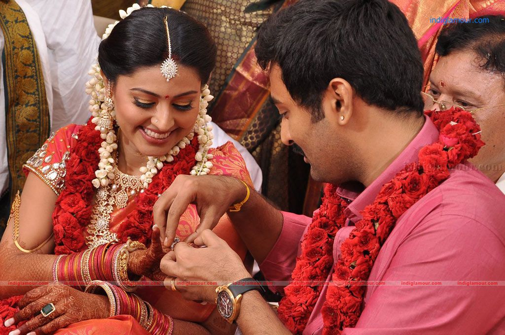 Sneha and Prasanna Engagement Stills Event hd photo