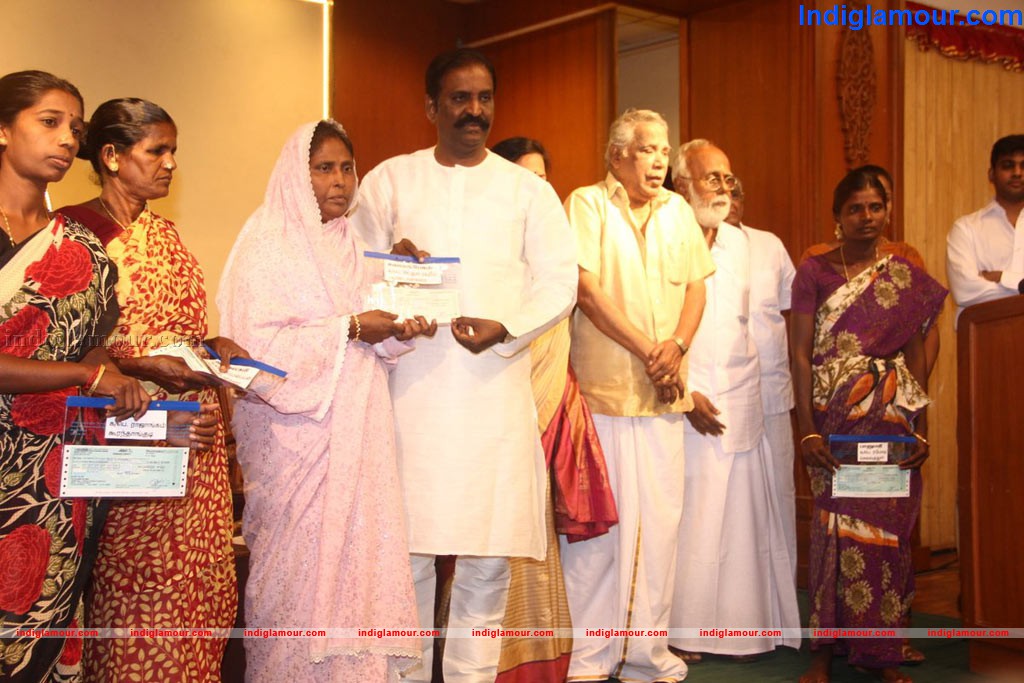 Ilakkiya Sinthanai Award Function Event hd photo