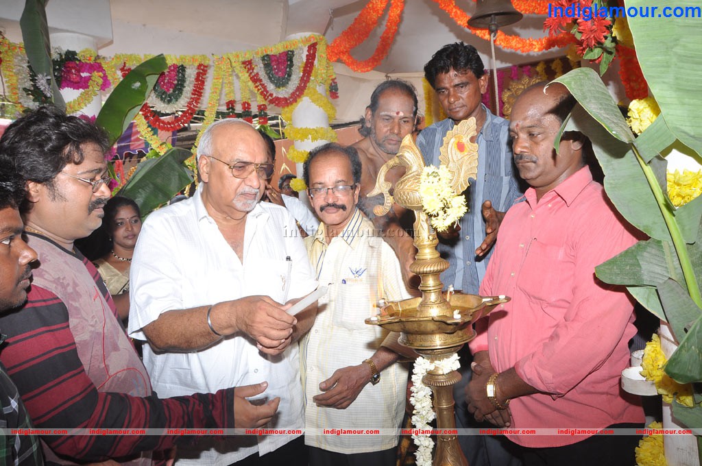 Kaanum Kanavukal Movie Launch Event hd photo
