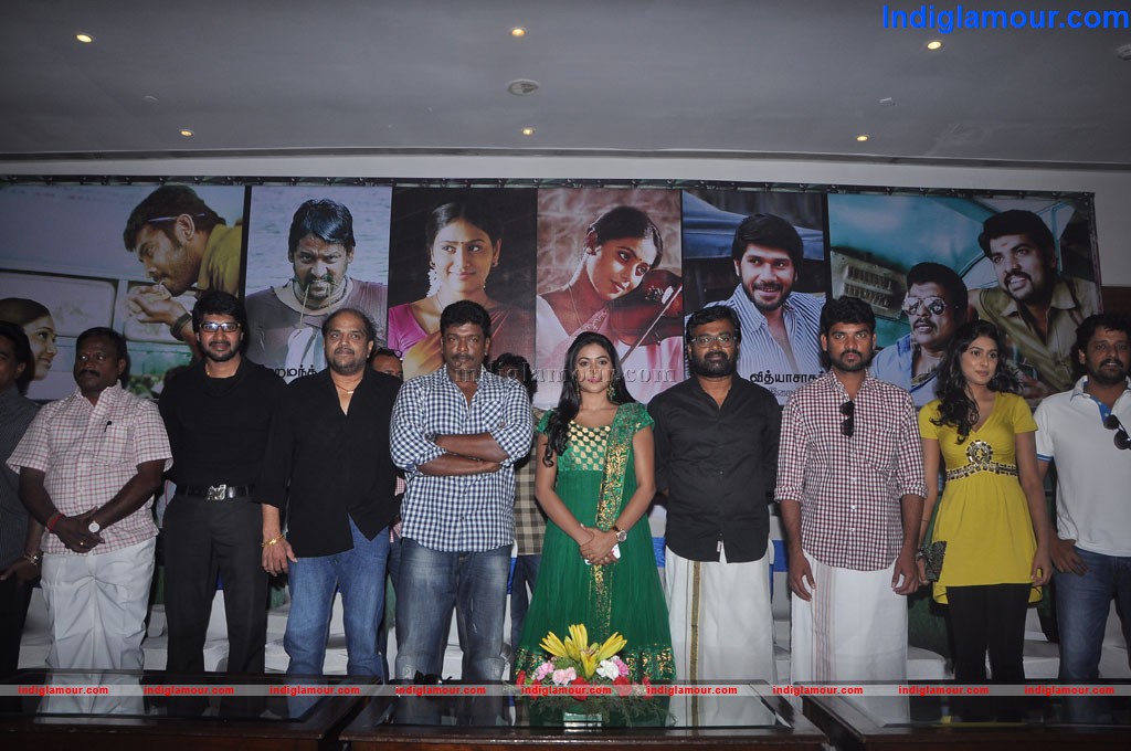 Jannal Oram Movie Press Meet Event hd photo