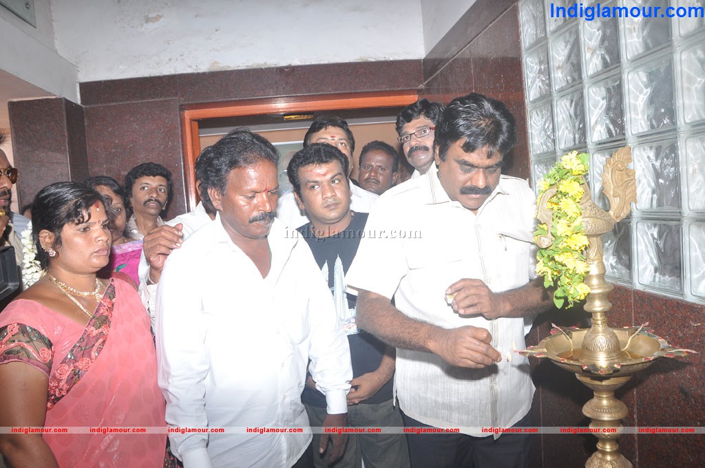 Kathiyai Theetathe Buthiyai Thearectial Launch Event hd photo