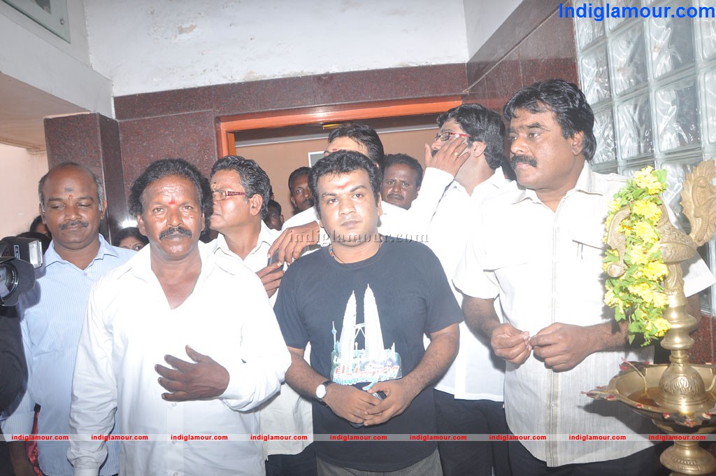 Kathiyai Theetathe Buthiyai Thearectial Launch Event hd photo