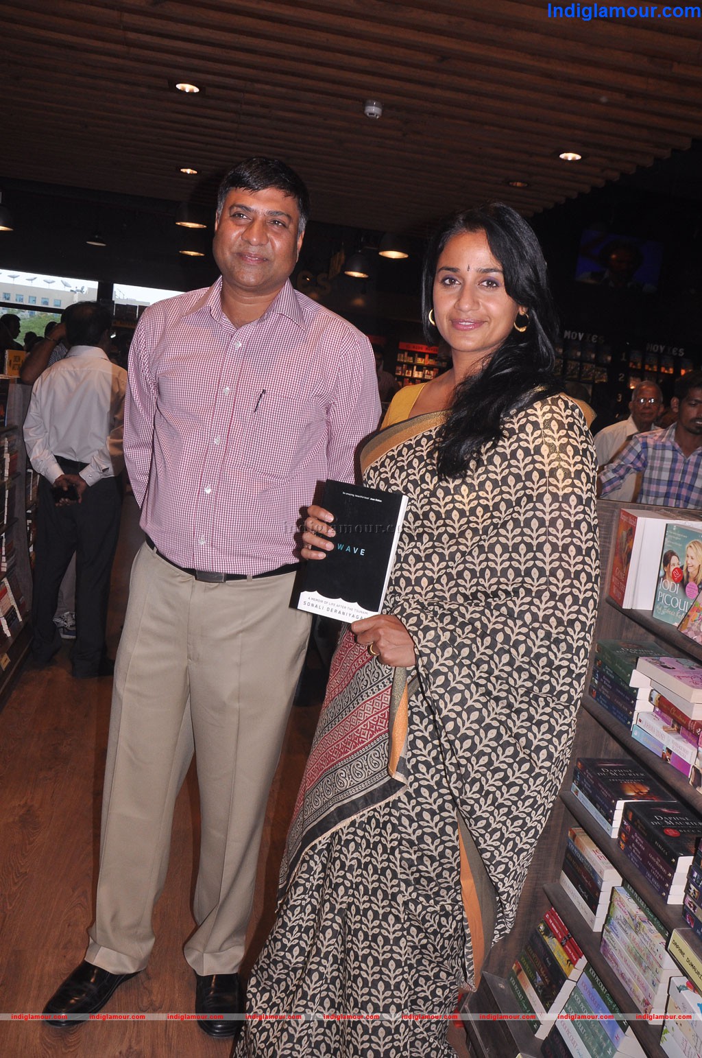 Anu Hasan Inaugurates Starmark Store Event hd photo