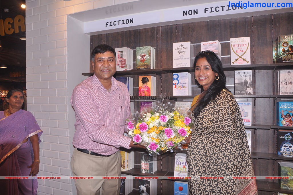 Anu Hasan Inaugurates Starmark Store Event hd photo
