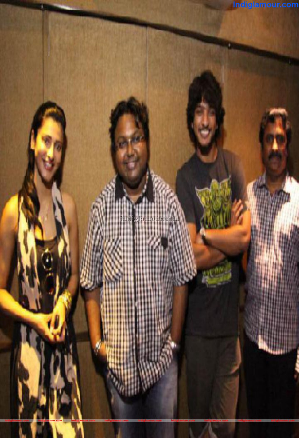 Shruti Sings under D.Imman Music Event hd photo