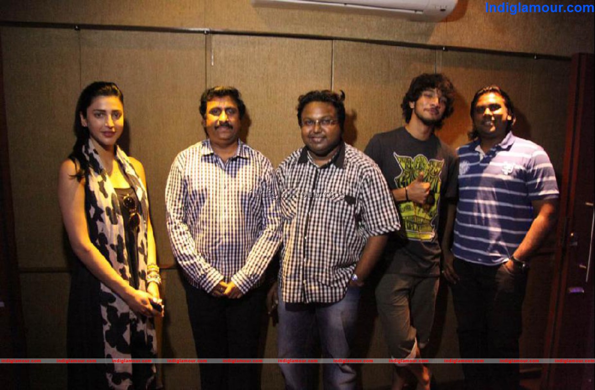 Shruti Sings under D.Imman Music Event hd photo