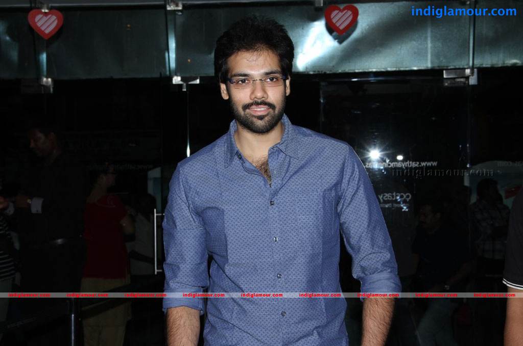 Stars At Vishwaroopam Movie Premiere Show Event hd photo
