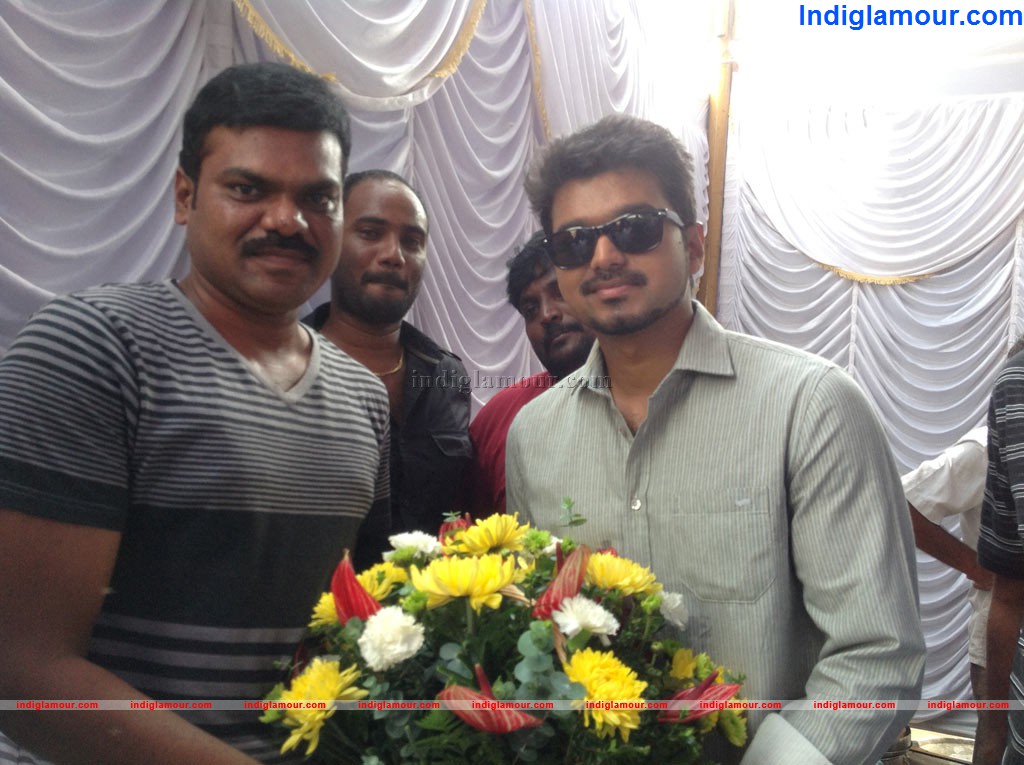 Endrendrum Punnagai Movie Team Wished Vijay Event hd photo