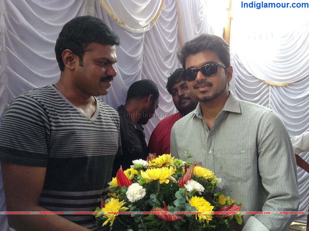 Endrendrum Punnagai Movie Team Wished Vijay Event hd photo